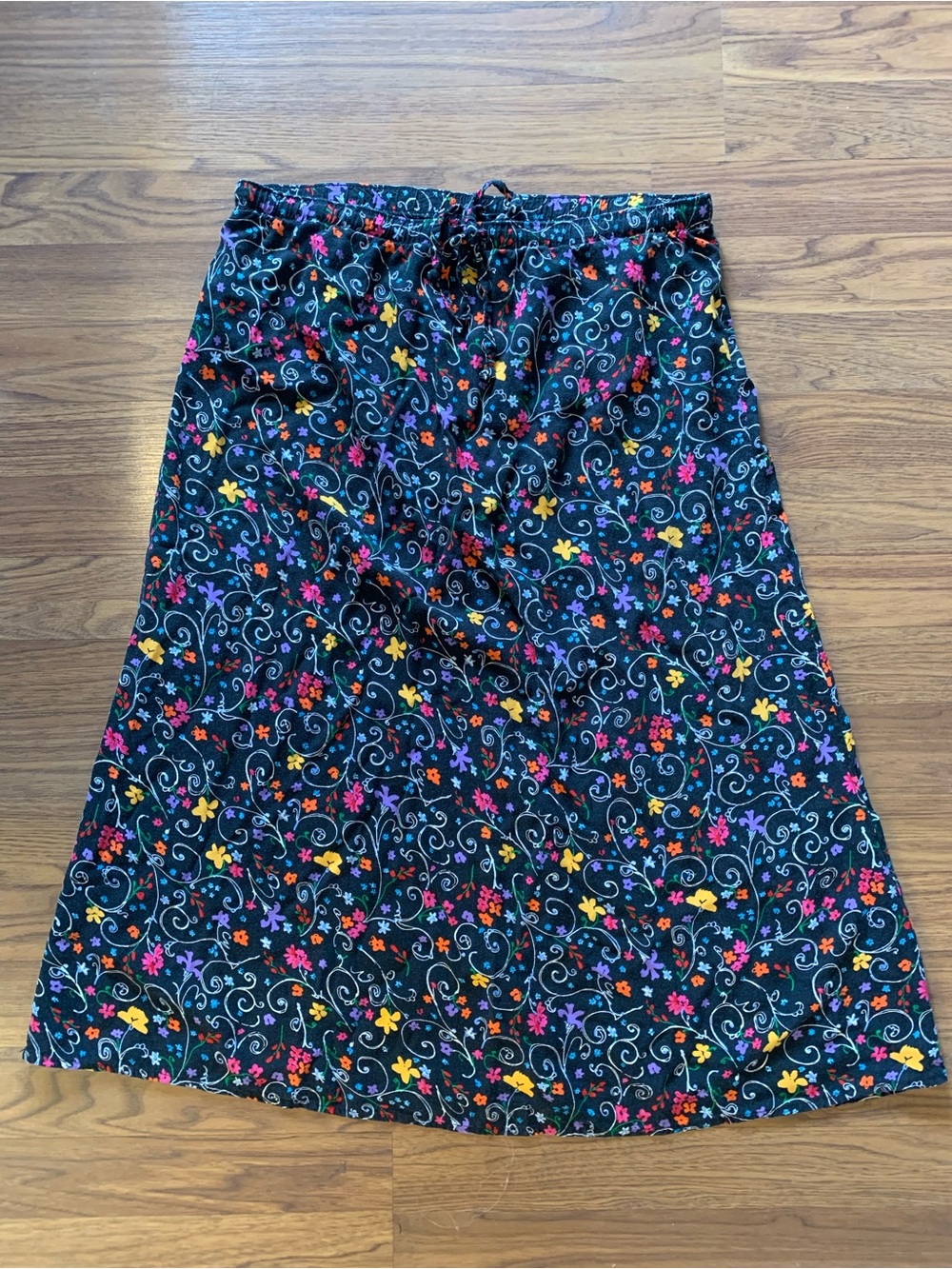 Sag Harbor Black A-Line Skirt with Multicolor Floral Scrolls 90s